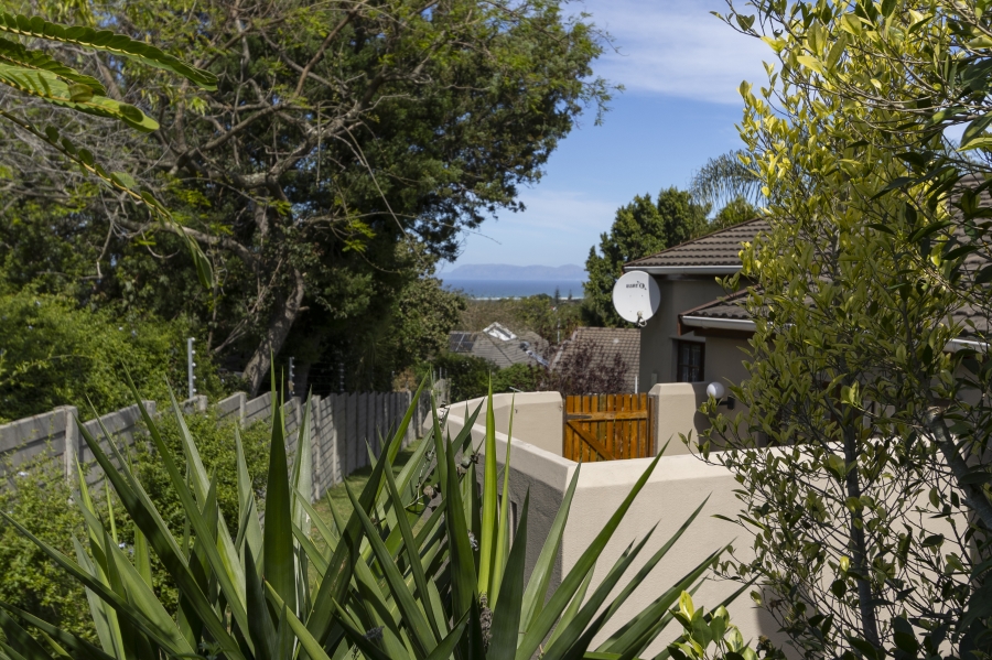 To Let 3 Bedroom Property for Rent in Helena Heights Western Cape